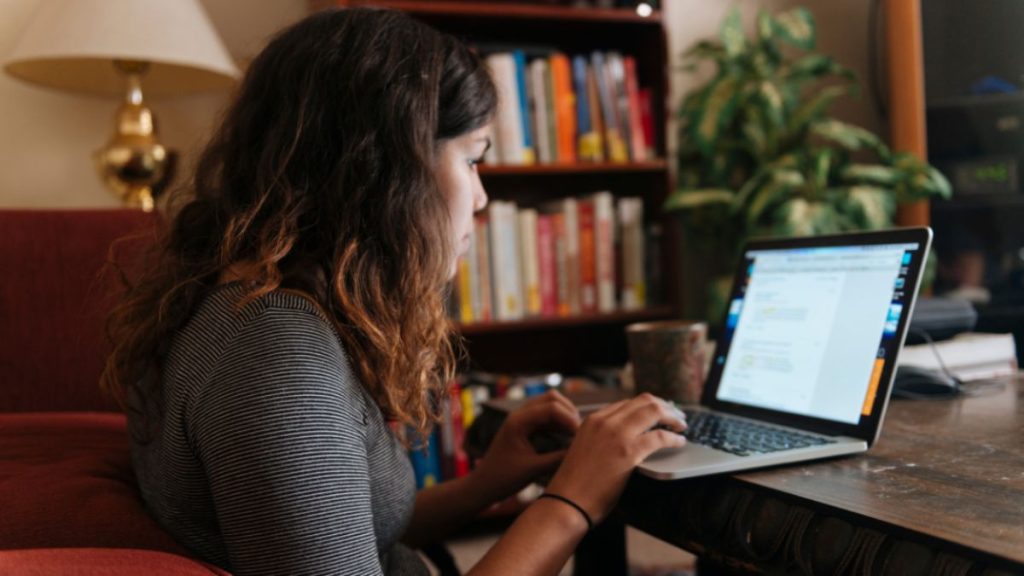 5 Tips on How to Deal with High Textbook Prices in College 8 Sell Books Back Once the Semester Ends